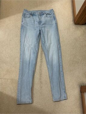American Eagle Strigid Mom Jeans